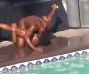 Gespierde negers hebben kont sex op pool party