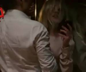 Kirsten Dunst word tegen de muur gezet